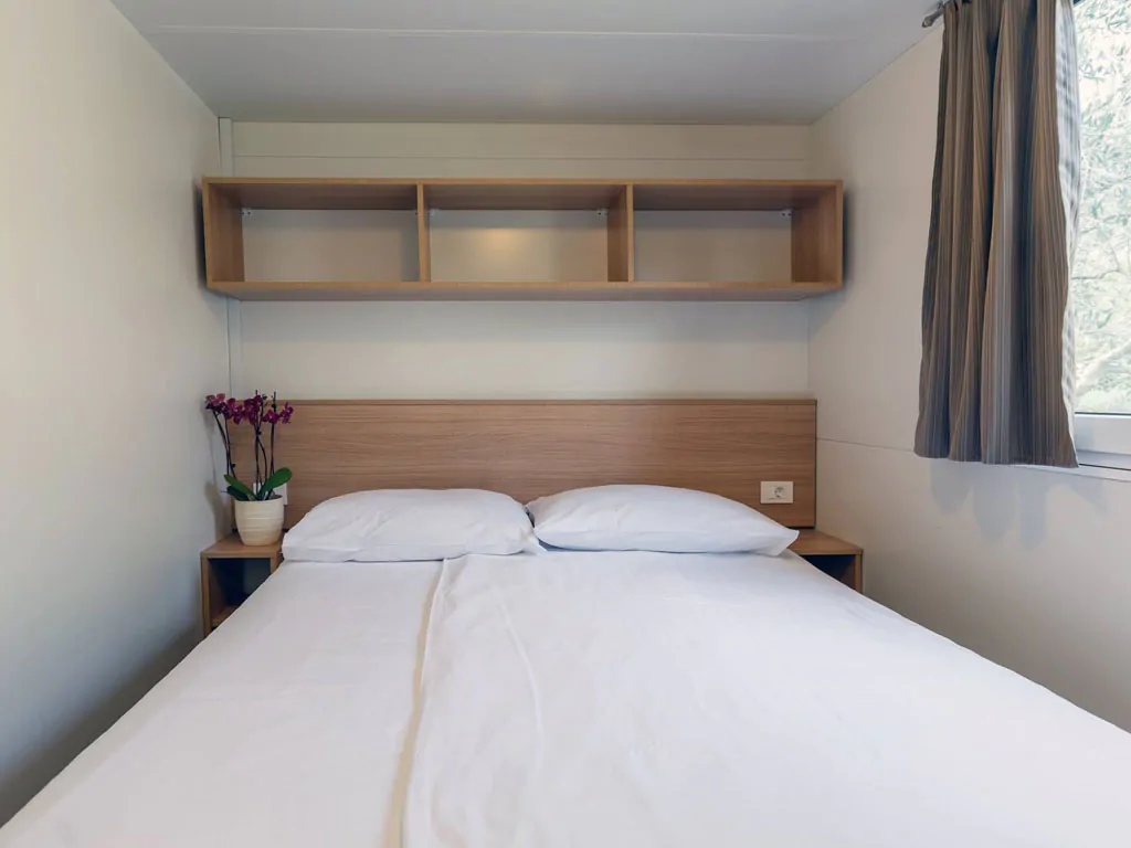 mobile-home-premium-interior-double-bed