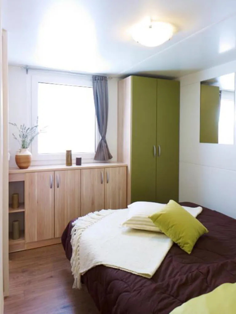 camping-kozarica-mobile-home-lux-bedroom-2-2
