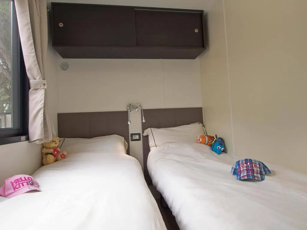 mobile-home-aria-moda-plus-bedroom-2