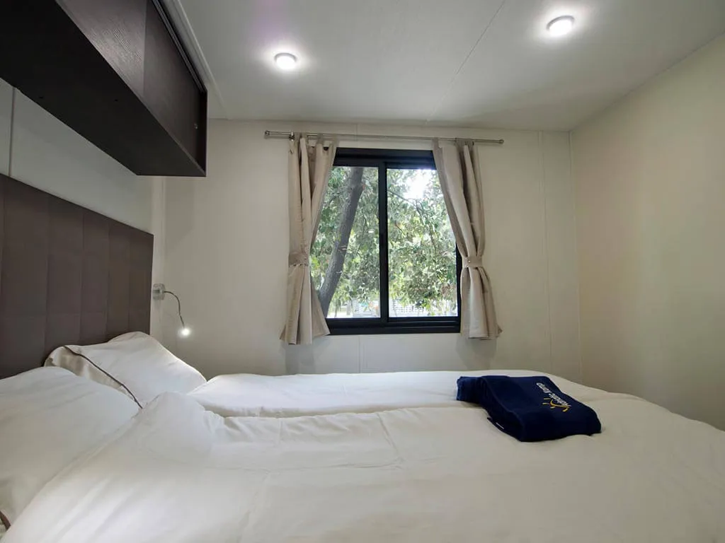mobile-home-aria-moda-plus-bedroom-4