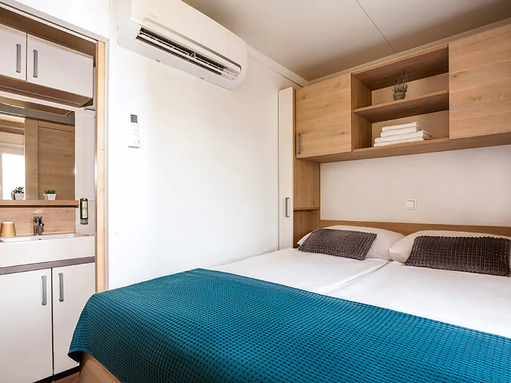 baska-beach-camping-resort-mobile-home-sunny-beach-home-for-4-interior-bedroom-double-bed