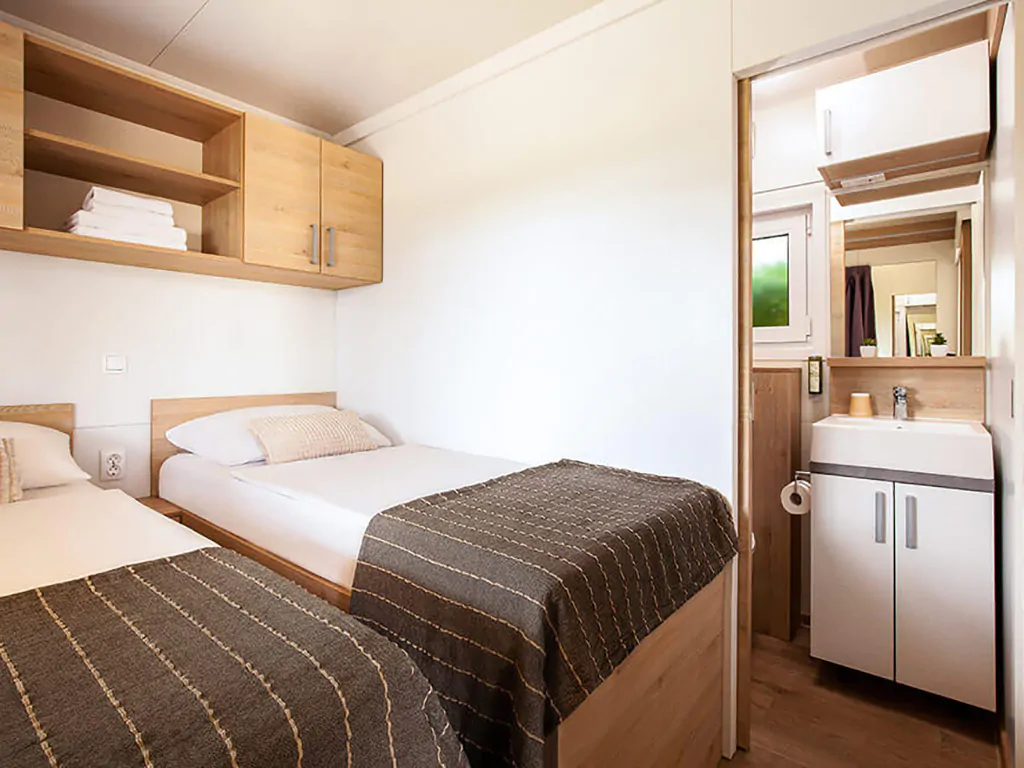baska-beach-camping-resort-mobile-home-sunny-beach-home-for-4-interior-terrace