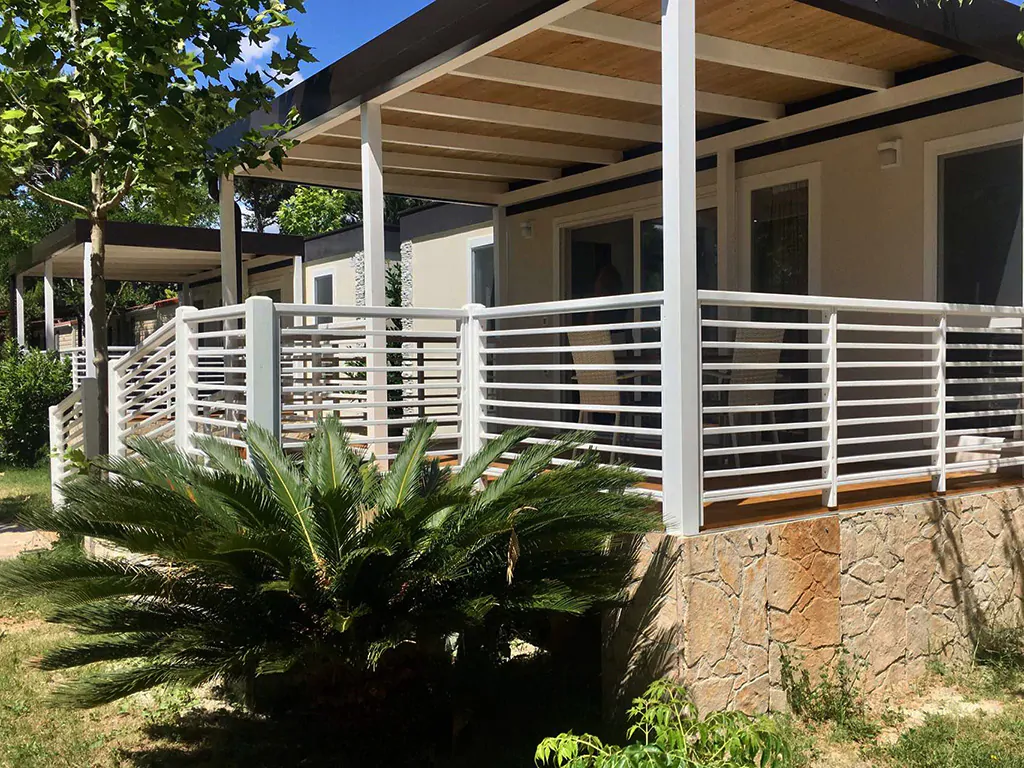 campsite-stobrec-split-mobile-home-premium-wheelchair-accessible-exterior-terrace