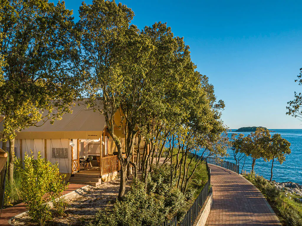 istra-premium-camping-resort-glamping-sunset-loggia-exterior
