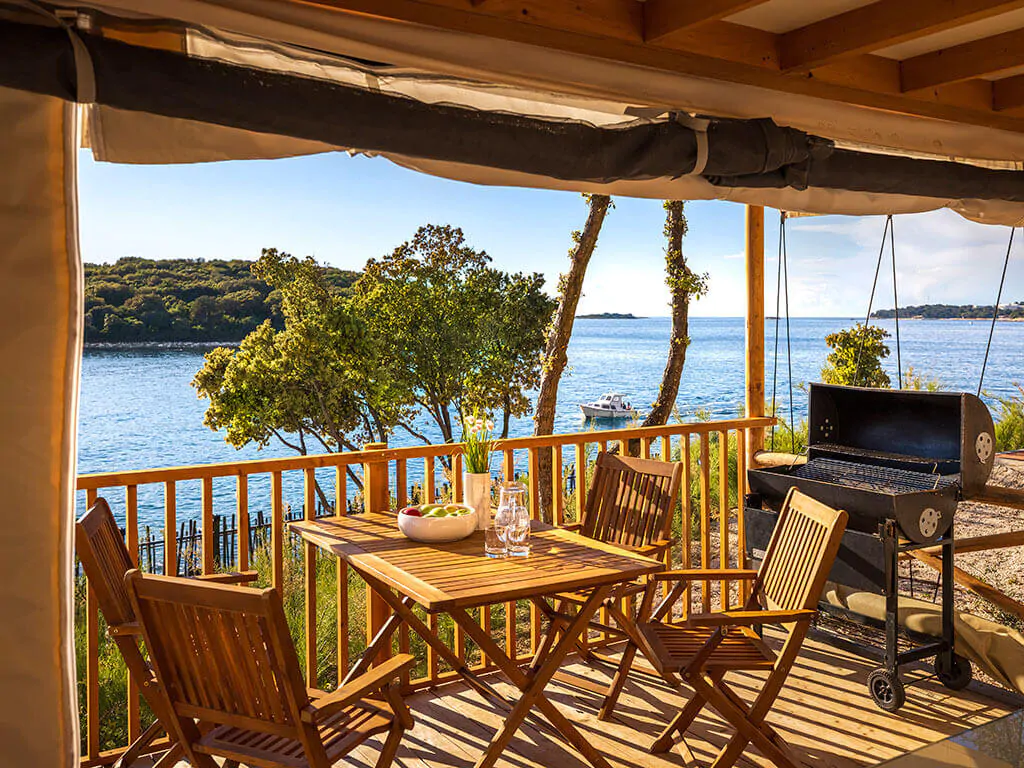 istra-premium-camping-resort-glamping-sunset-loggia-terrace-2