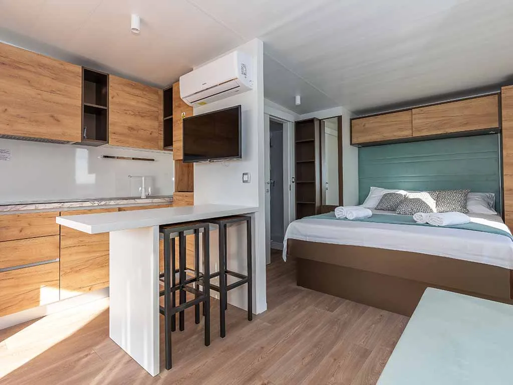 camping-vransko-lake-mobile-home-lake-house-interior-4