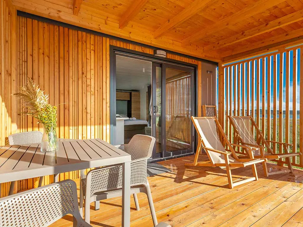 camping-vransko-lake-mobile-home-lake-house-terrace