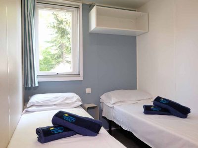 mobile-home-happy-premium-bedroom-6