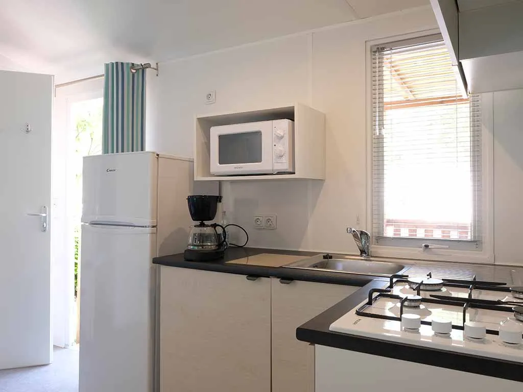 mobile-home-happy-premium-kitchen-5