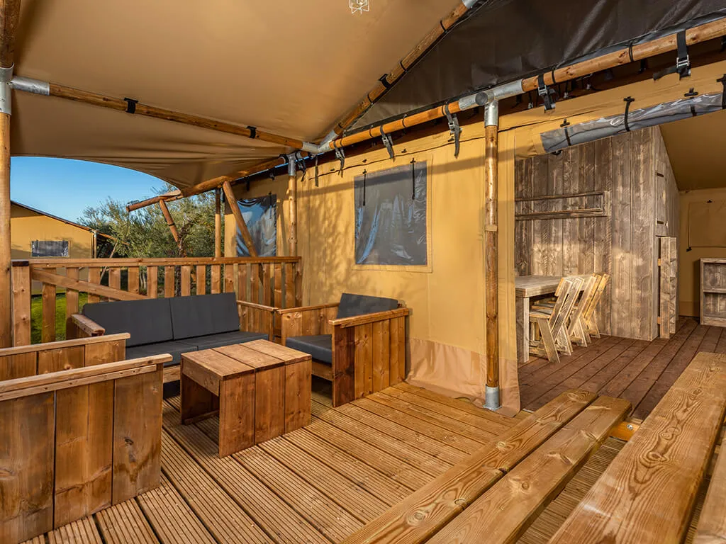 camping-papafigo-glamping-tent-terrace-2