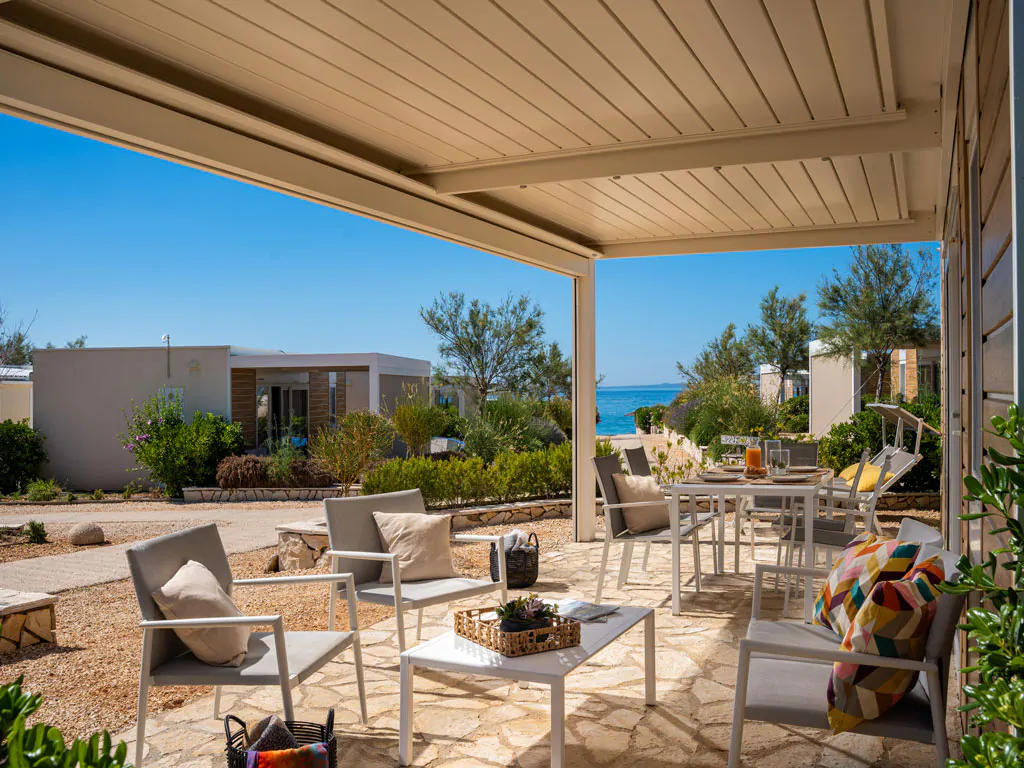 campsite-terra-park-phalaris-mobile-home-pinus-holiday-home-exterior-terrace-view