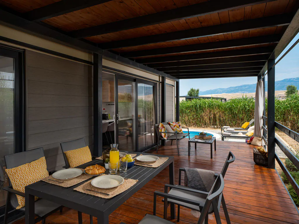 campsite-terra-park-spiritos-mobile-home-aura-holidaay-home-pool-extrerior-terrace