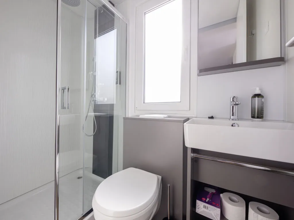 terra-park-phalaris-island-pag-mobile-homes-pinus-bathroom