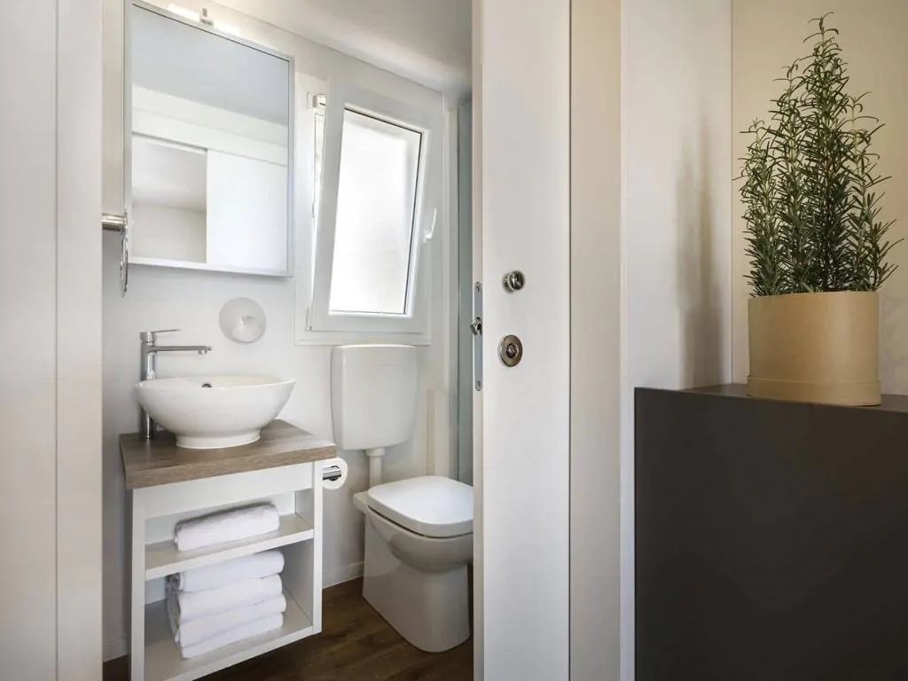 campsite-amarin-superior-relax-mobile-homes-bathroom