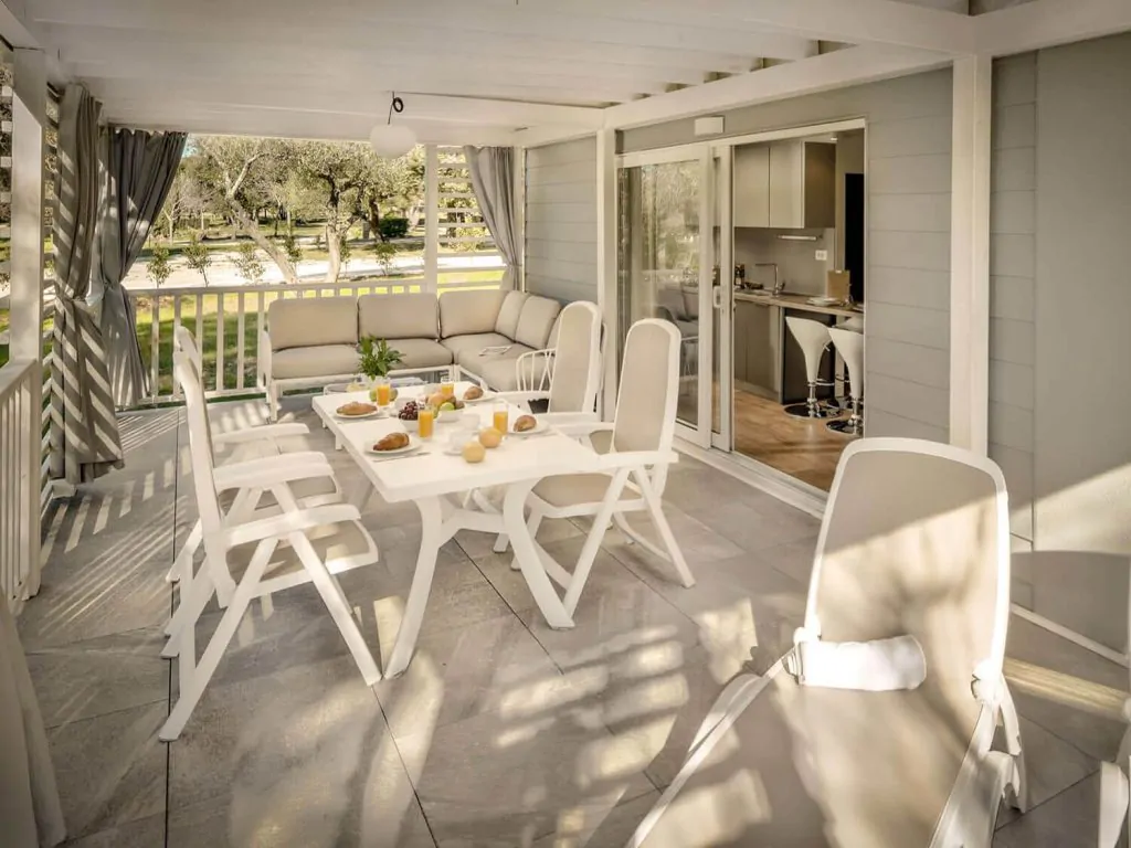 campsite-amarin-superior-relax-mobile-homes-terrace