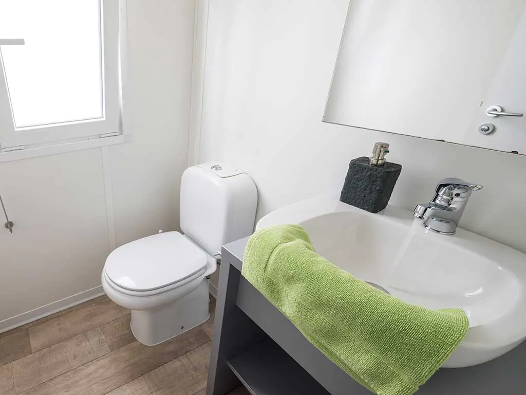 camping-isuledda-mobile-homes-baia-elite-bathroom-i