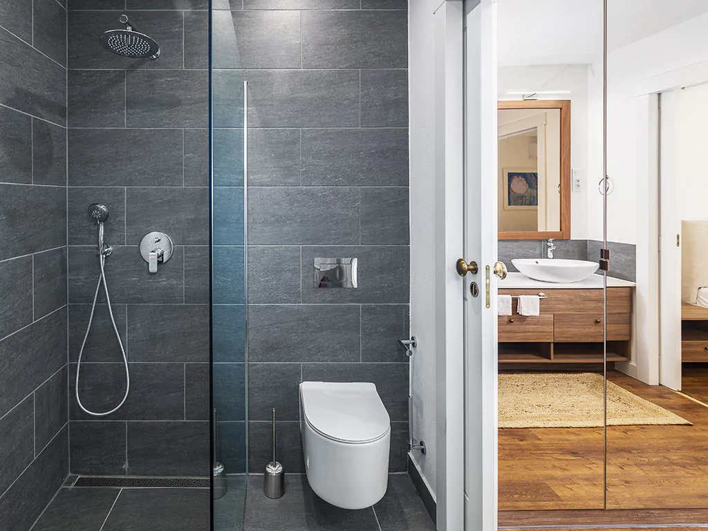 camping-mon-perin-beach-side-villa-porto-bus-interior-bathroom-2