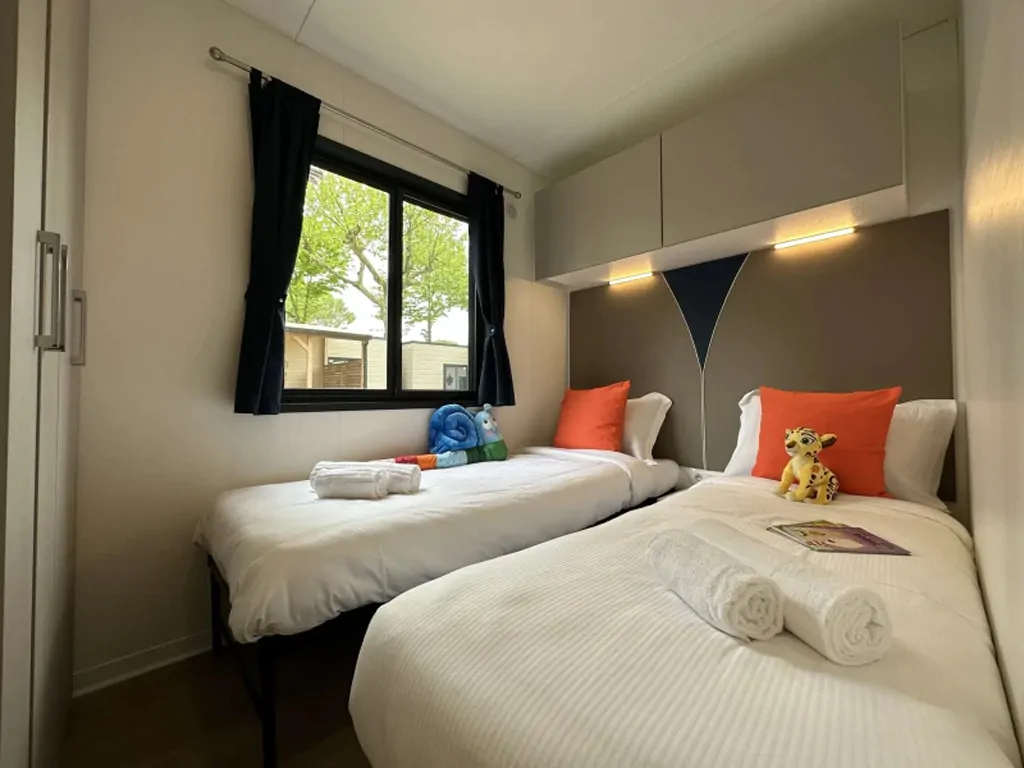 estivo-premium-interior-single-bed