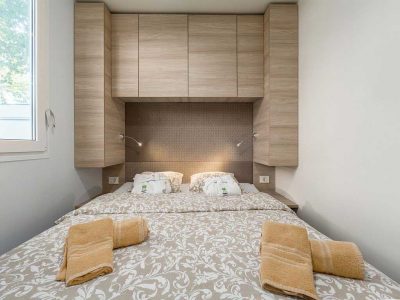 campsite-park-polidor-family-jacuzzy-bedroom