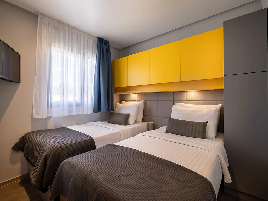 istra_premium_camping_resort_orlandin_premium_camping_villa_with_private_pool_kids_room