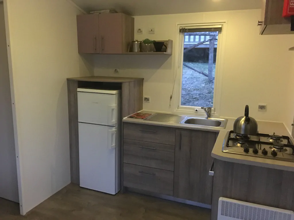 mobile-home-800-2-cd-interior-kitchen-2