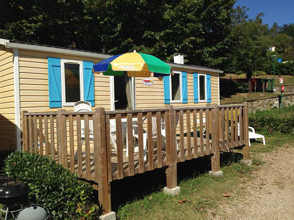 venue-holidays-europa-780-2-d-decking-exterior