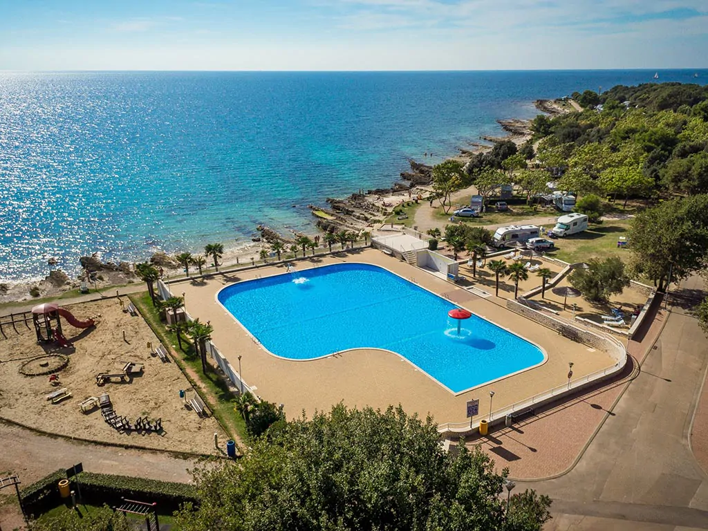 camping-ulika-pool