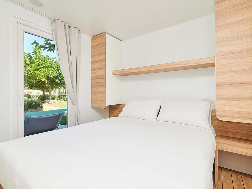 camping-park-umag-mobile-homes-premium-bedroom-2-3