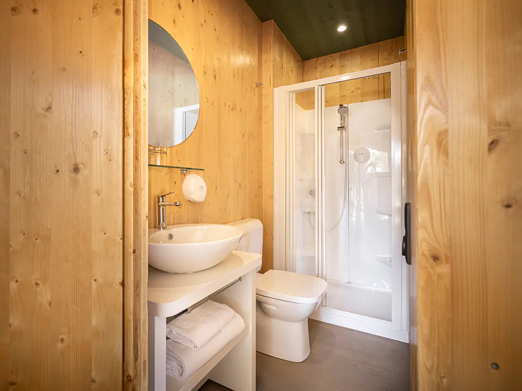 glamping-tent-safari-amarin-bathroom