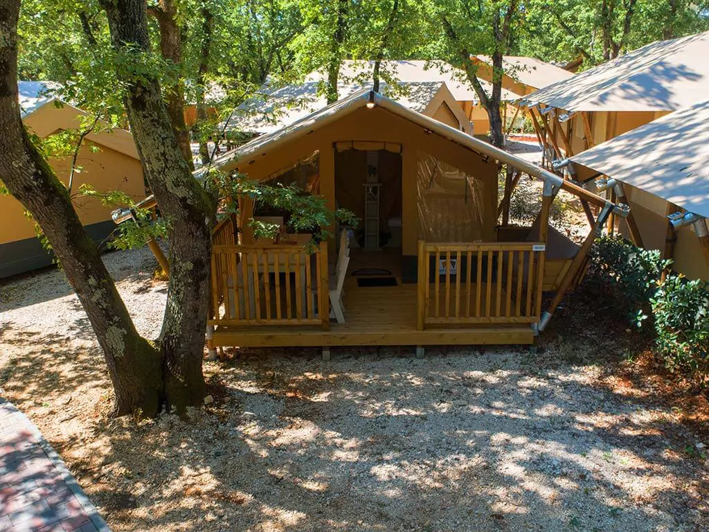 equipped-tent-glamping-exterior-2-1