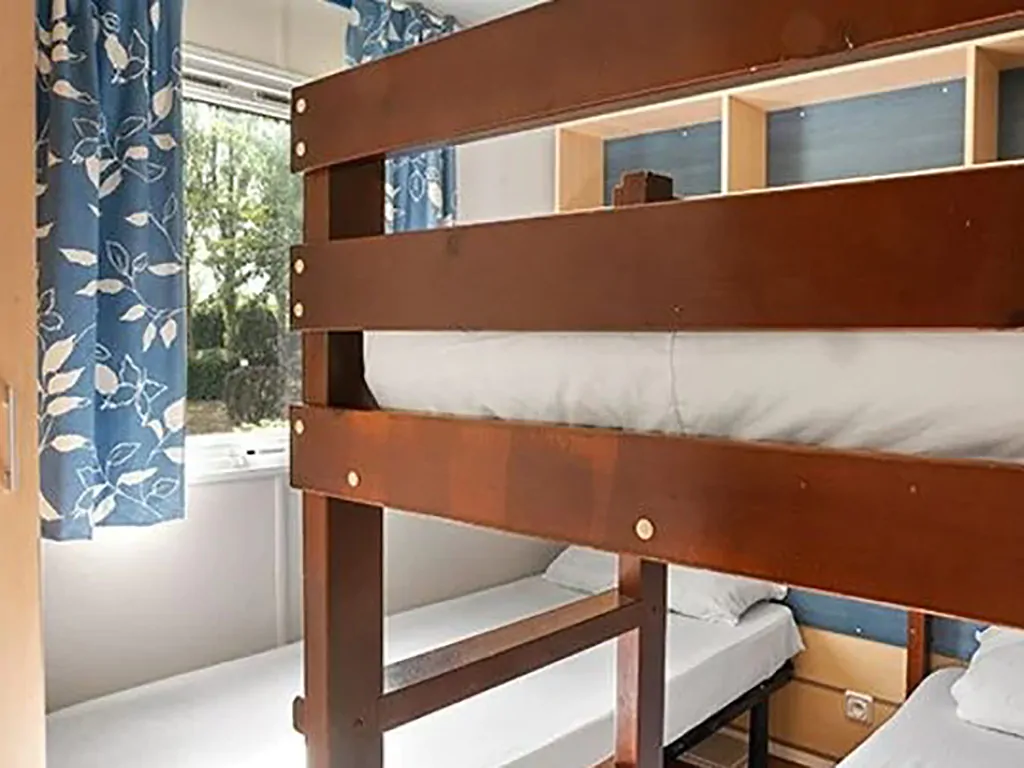 amadra-park-sibenik-mobile-home-comfort-interior-bedroom-bunk-bed