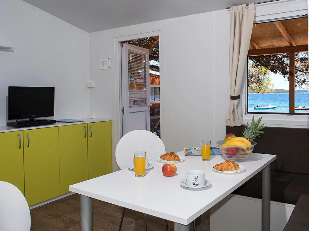 camping-perna-mobile-homes-bianca-premium-near-the-sea-2