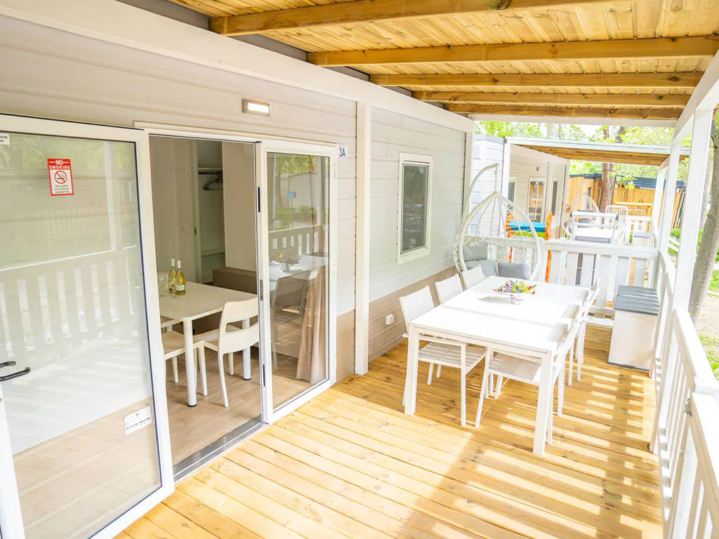 happy-superior-mobile-home-exterier-terace-3