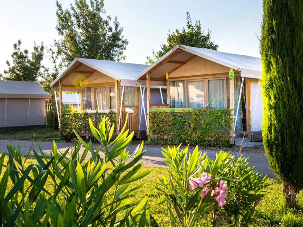 hu-glamp-smart-exterior