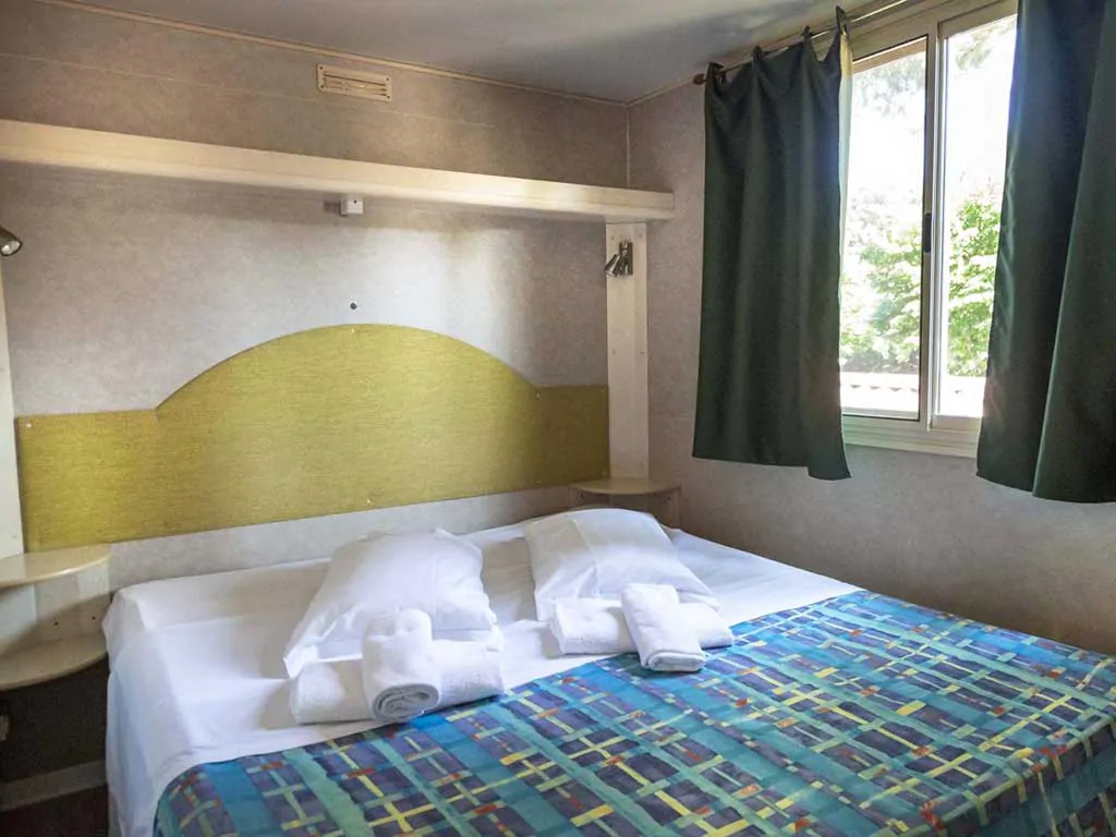 hu-stay-easy-mobile-homes-bedroom-i