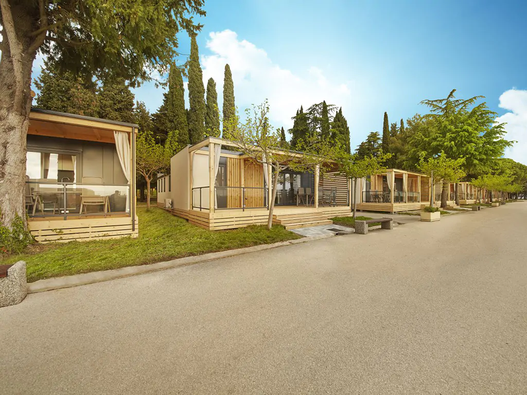 campsite-adria-ankaran-mobile-home-premium-exterior-terrace-2