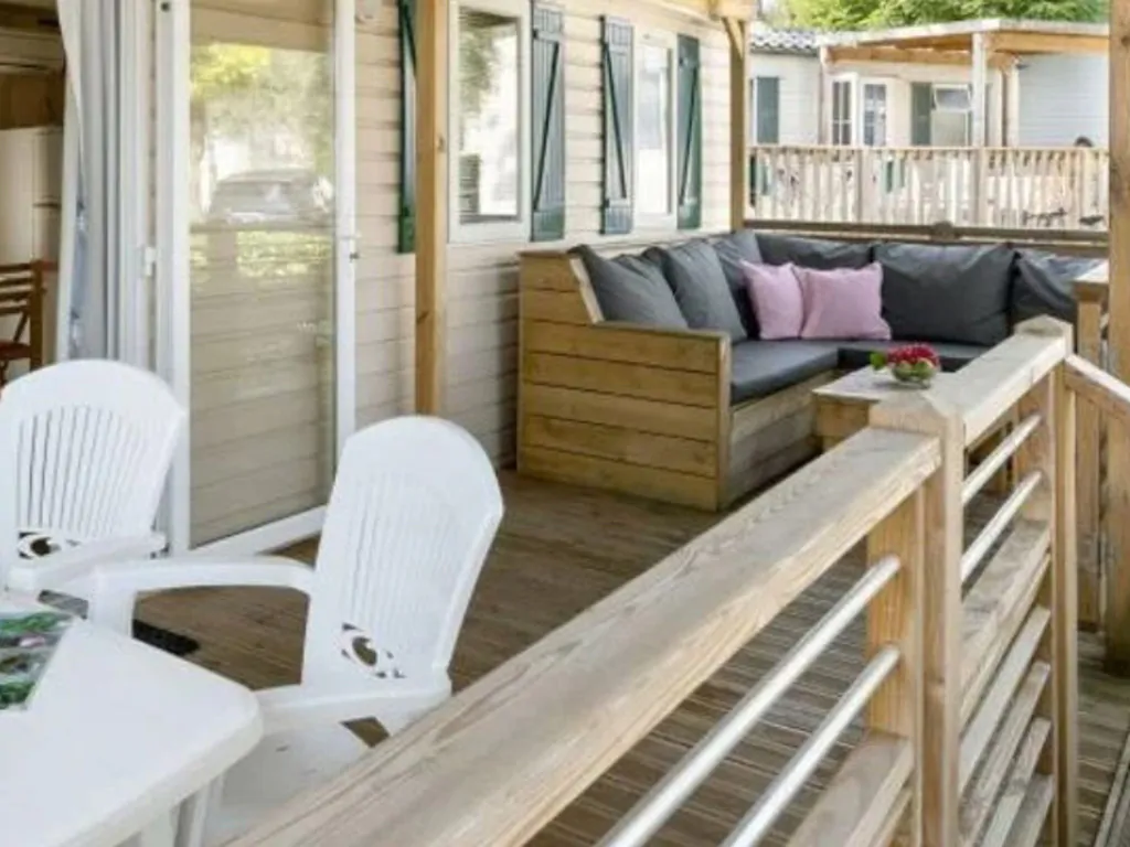 campsite-bijela-uvala-mobile-home-premium-exterior-terrace