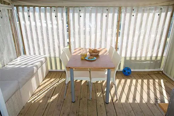 hybridlodge-clever-interior-dining-table