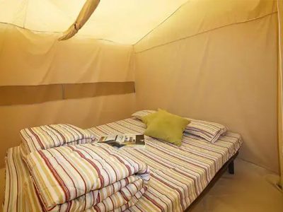tente-bungalov-5-persons-interior-bedroom-2