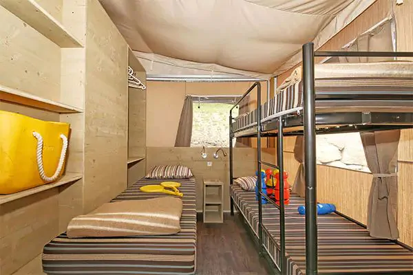 tente-nature-lodge-plus-interior-single-beds-2