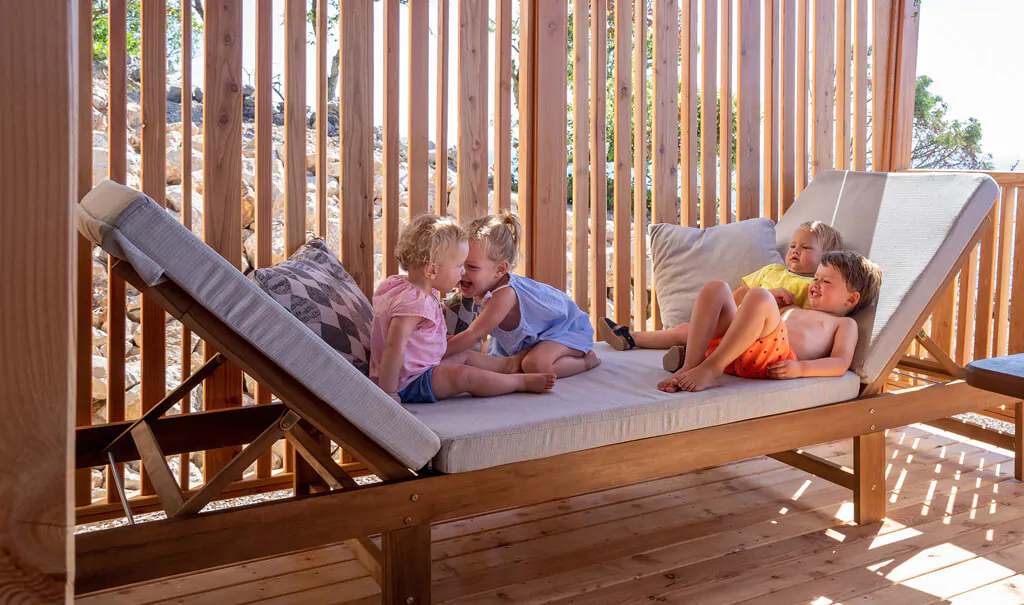 mobile-home-sunlodge-catalpa-exterior-terrace-i-3
