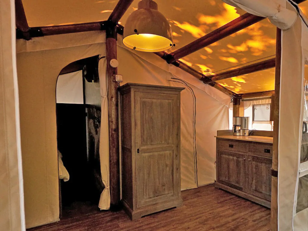 mobile-home-sunlodge-jungle-interior-kitchen