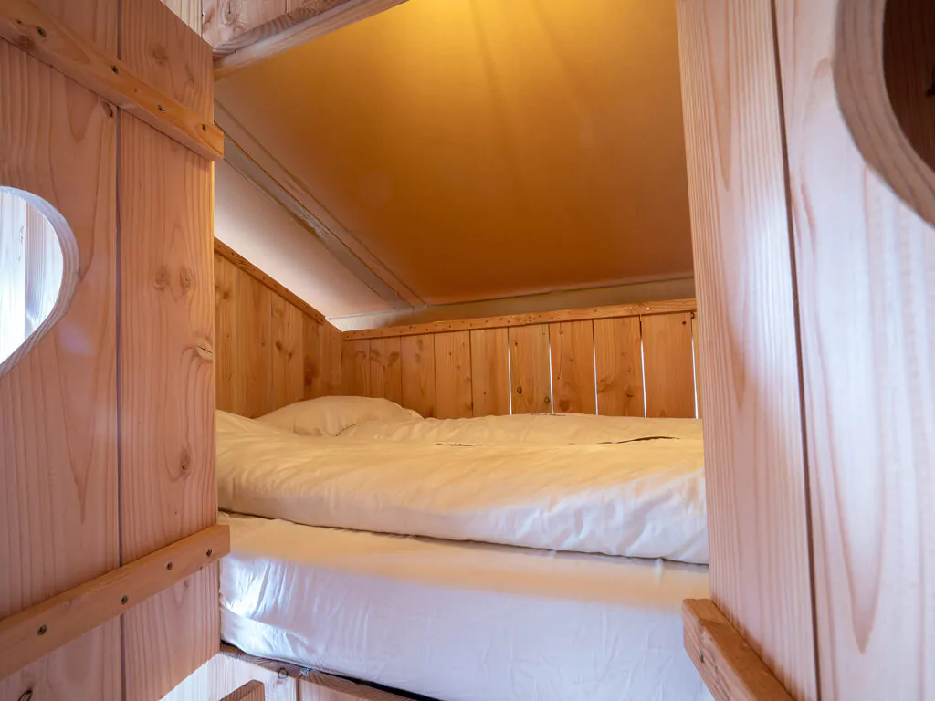 sunlodge-pamoja-kambi-interior-bedroom-ii