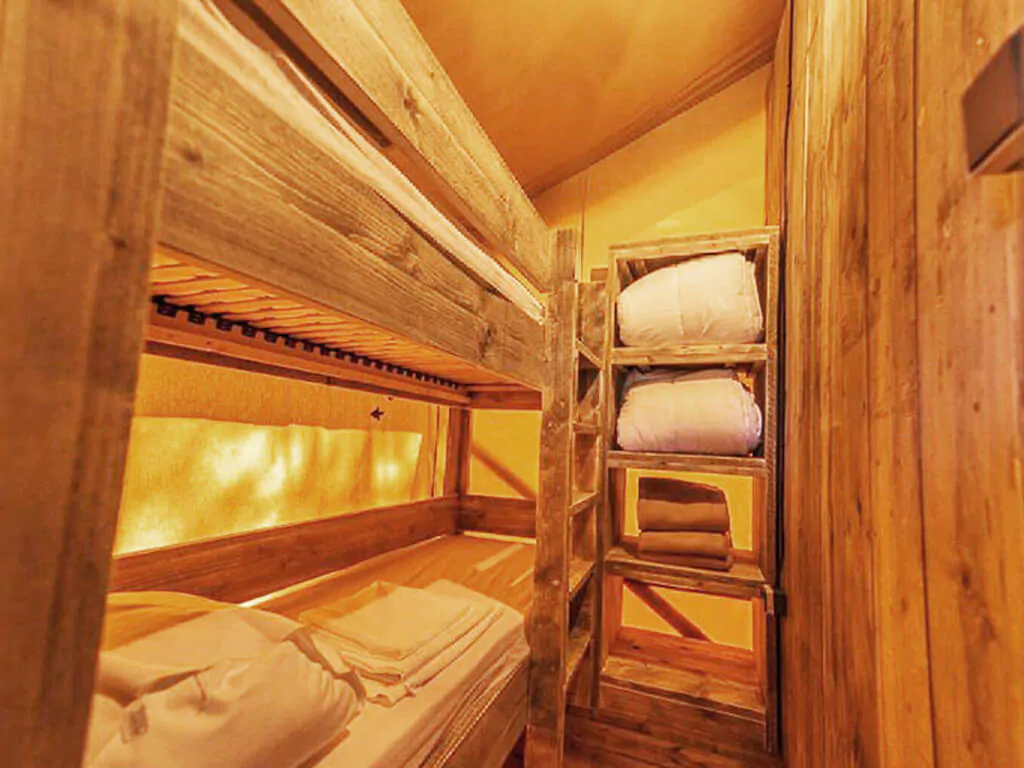 sunlodge-pamoja-kambi-interior-bedroom-iii