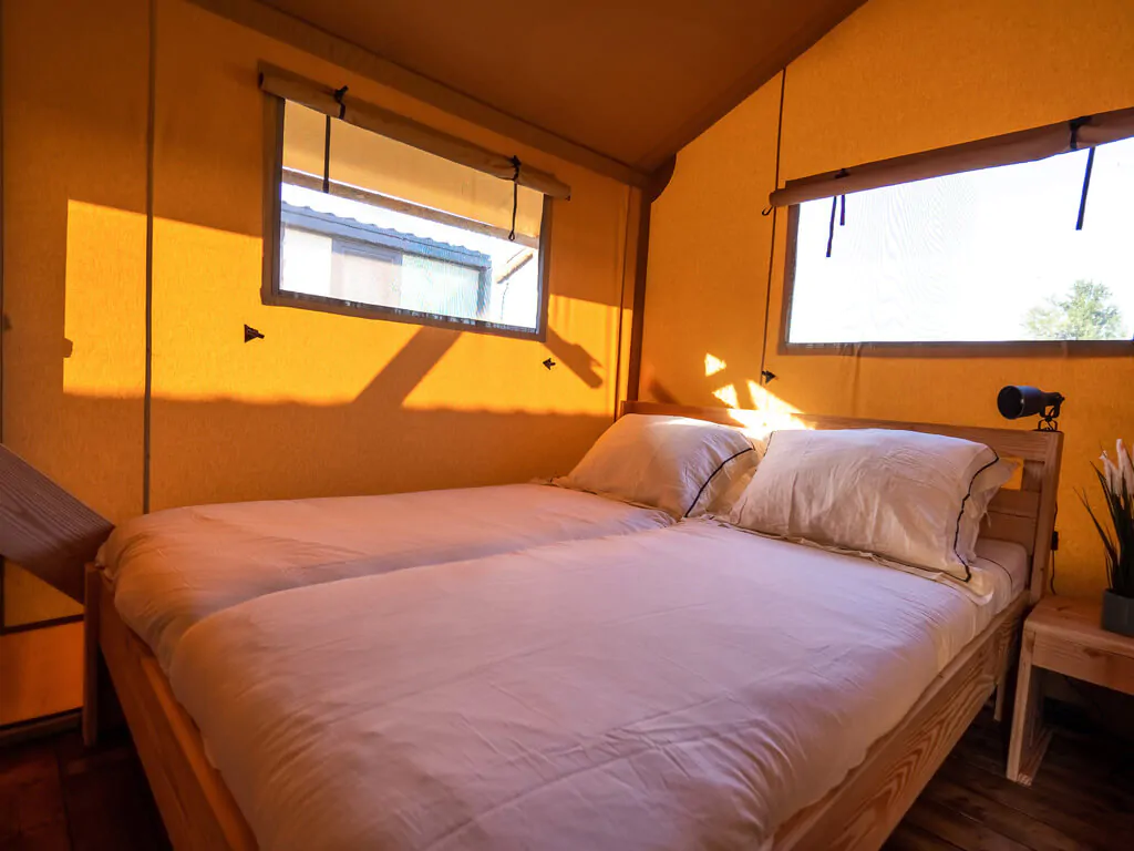 sunlodge-pamoja-kambi-interior-bedroom