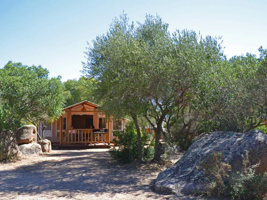 sunlodge-safari-tent-exterior-environment-3