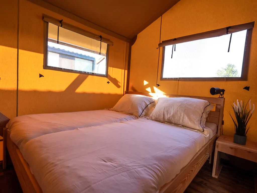sunlodge-taiga-tent-interior-bedroom-3