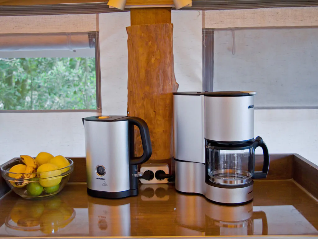 sunlodge-safari-tent-interior-coffee-i-4