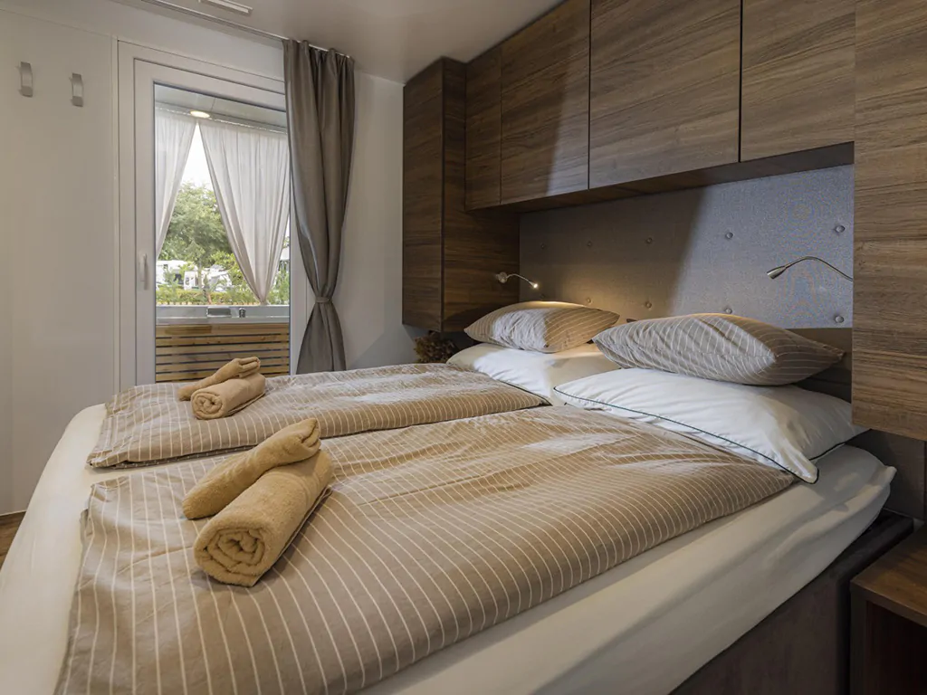 campsite-polidor-villa-superior-interior-bedroom