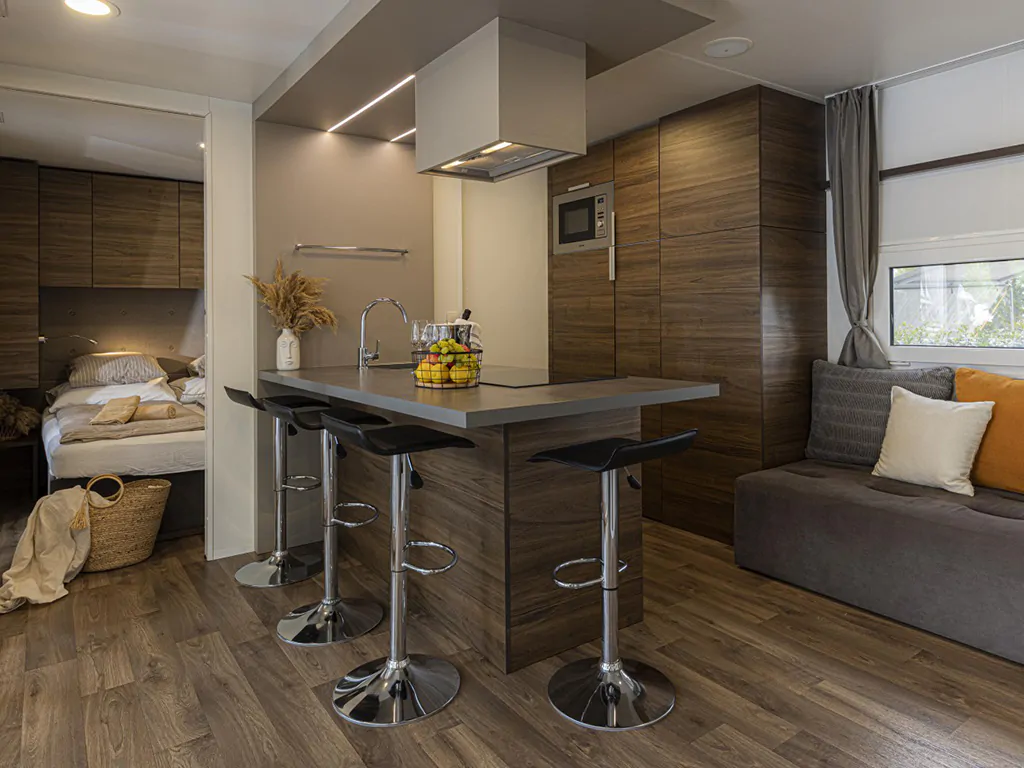 campsite-polidor-villa-superior-interior-kitchen-living-room